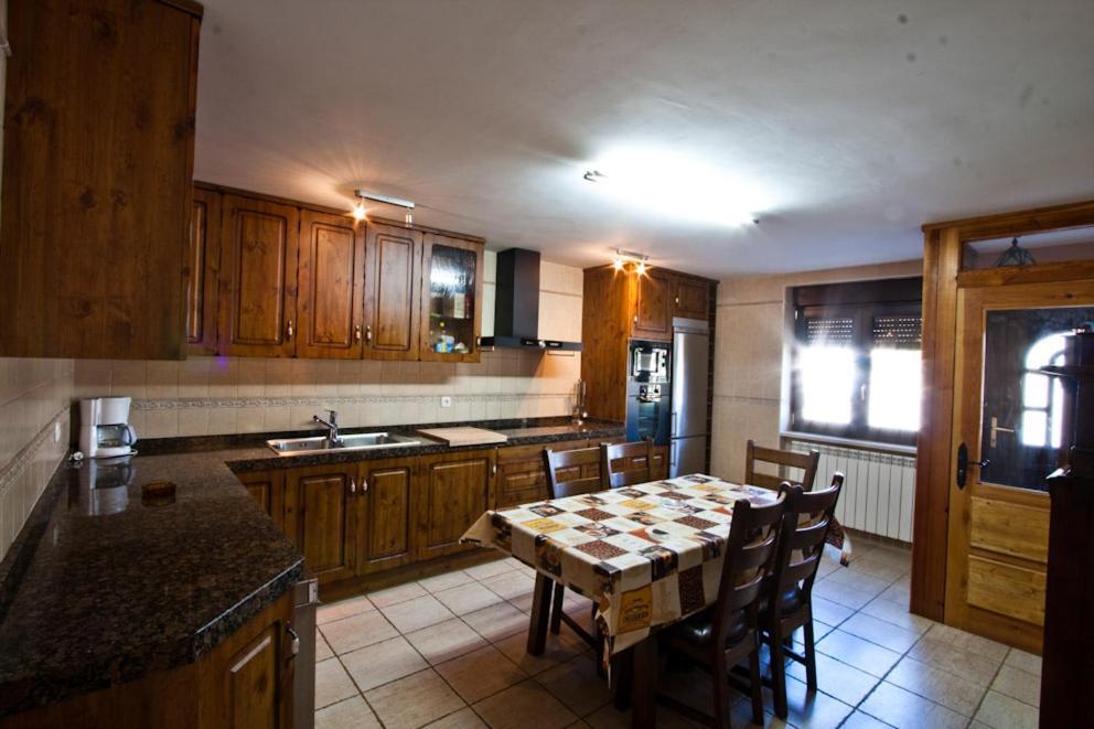 Dona Elvira Y Dona Sol Villa Vivar del Cid ภายนอก รูปภาพ